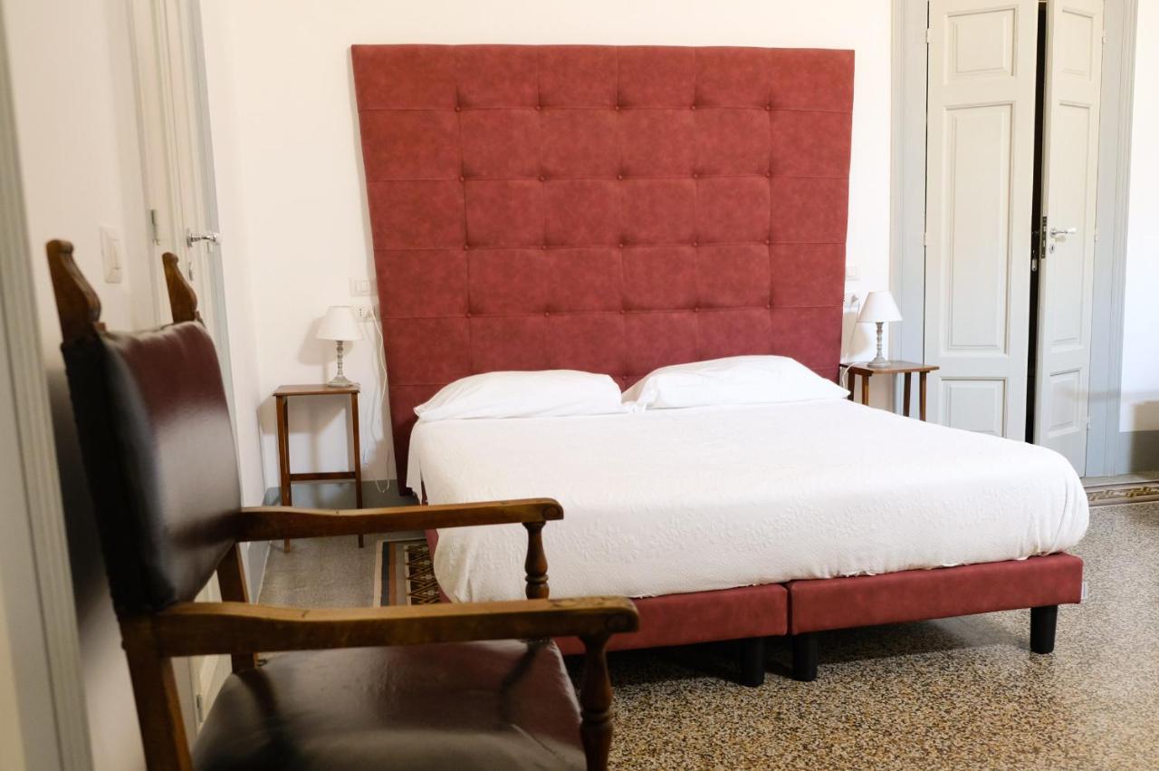 Palazzo Didonna Pensión 3*